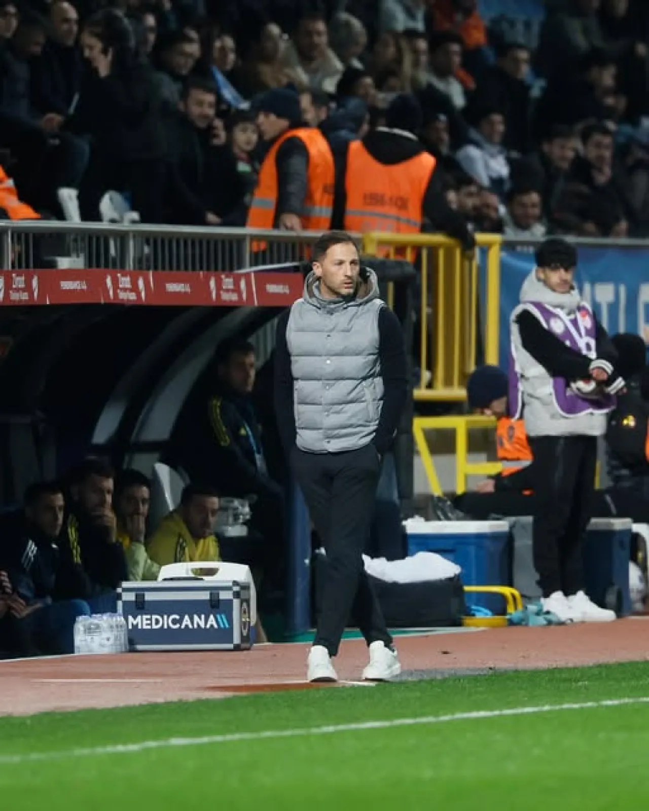 Fenerbahçe Teknik Direktörü Tedesco, Beyoğlu Yeni Çarşı FK Galibiyetini Değerlendirdi