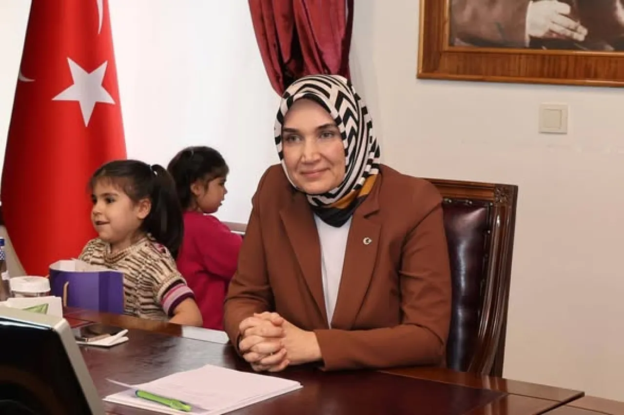 Afyonkarahisar'da Halkla Kucaklaşma: Sevgi Köprüsü Kuruldu