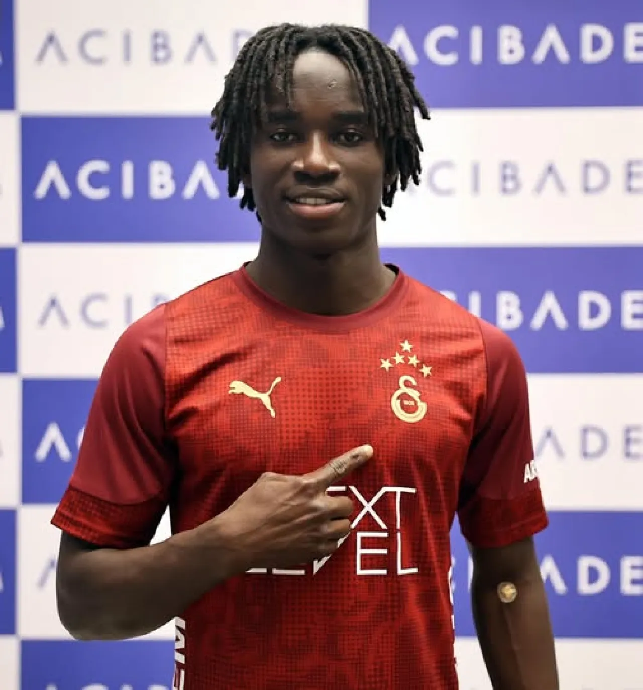 Galatasaray'ın Yeni Transferi Renato Nhaga Sağlık Kontrolünden Geçti